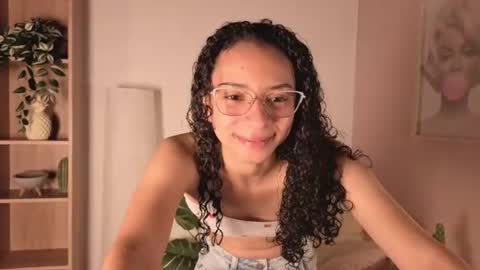 Snapshot of violet__15 chatting on June 16, 12:08 pm violet__15 online show from June 16, 12:08 pm