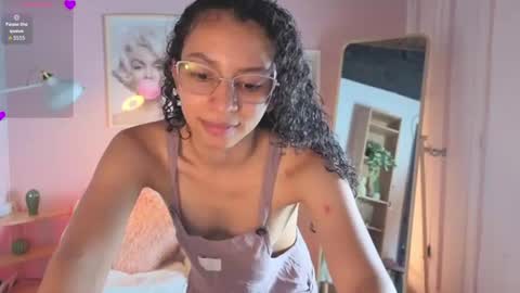 violet__15 online show from July 10, 3:58 pm