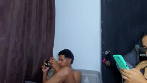 Violet and Myers online show from January 16, 7:51 pm