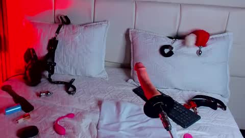 Violet online show from October 26, 5:30 pm