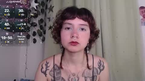 Snapshot of violet_bluee chatting on July 16, 3:01 am Violet online show from July 16, 3:01 am