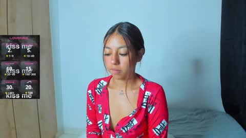 Violet and Casper online show from December 12, 11:18 am