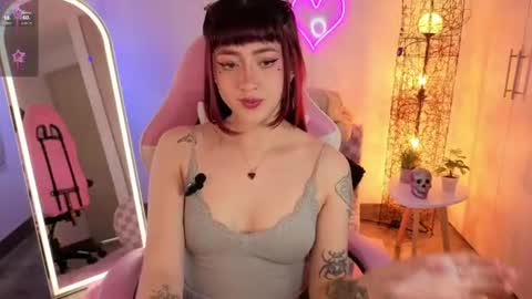 Snapshot of violet_ch chatting on June 26, 7:29 pm violet online show from June 26, 7:29 pm