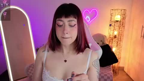 Snapshot of violet_ch chatting on July 27, 7:21 pm violet online show from July 27, 7:21 pm