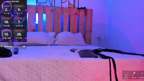 Violet Jones online show from February 4, 5:52 pm