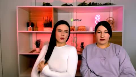 violet_moxi online show from December 3, 12:25 pm