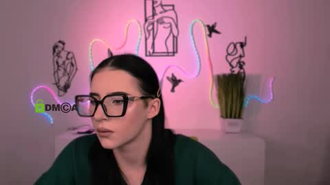 violet_moxi online show from December 16, 6:18 am