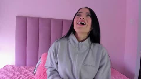 violet online show from September 12, 1:11 pm