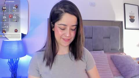 Snapshot of violet_nova1 chatting on April 23, 11:42 am Violet Nova online show from April 23, 11:42 am
