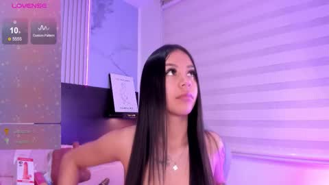 Snapshot of violet_spencer chatting on March 5, 1:34 am Violeta online show from March 5, 1:34 am