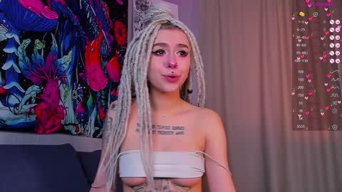 Violet online show from December 17, 9:39 am