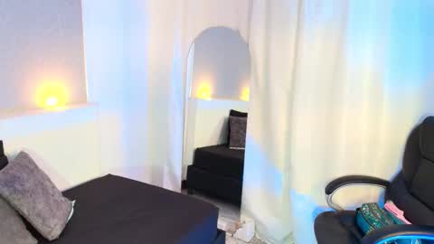 Violet  online show from October 27, 10:41 am