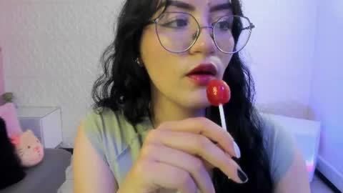 Snapshot of violeta_diazz chatting on June 18, 9:30 pm online show from June 18, 9:30 pm