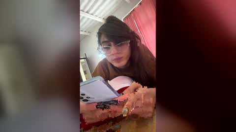 Violeta online show from May 16, 5:56 pm