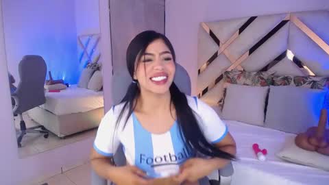 Snapshot of violeta_leon chatting on May 15, 3:13 am Violeta leon online show from May 15, 3:13 am