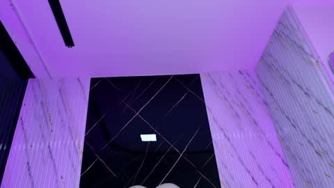 Snapshot of violeta_london chatting on May 10, 3:01 am violeta london online show from May 10, 3:01 am