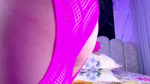 Snapshot of violeta_london chatting on July 1, 3:08 am violeta london online show from July 1, 3:08 am