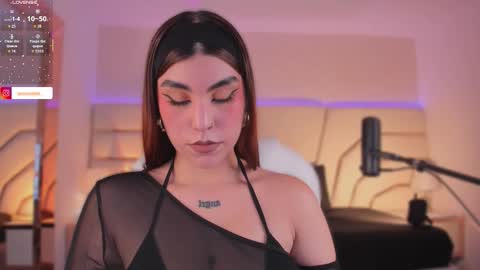 Snapshot of violeta_marquez chatting on November 22, 11:31 am violeta_marquez online show from November 22, 11:31 am