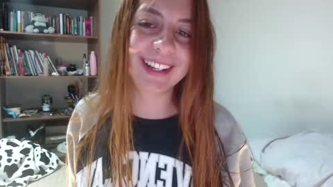 Snapshot of violeta_peter69 chatting on December 14, 12:55 am Violeta Peter online show from December 14, 12:55 am