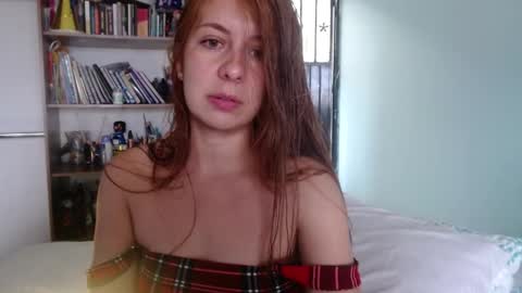 Snapshot of violeta_peter69 chatting on March 25, 11:44 pm Violeta Peter online show from March 25, 11:44 pm