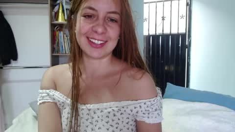 Snapshot of violeta_peter69 chatting on April 11, 9:19 pm Violeta Peter online show from April 11, 9:19 pm