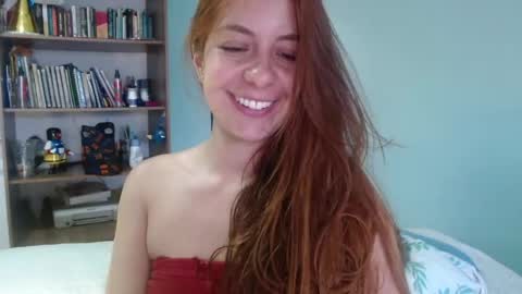 Snapshot of violeta_peter69 chatting on May 17, 9:44 pm Violeta Peter online show from May 17, 9:44 pm