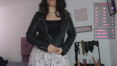 Snapshot of violeta_scott_ chatting on June 22, 2:36 pm violeta_scott_ online show from June 22, 2:36 pm