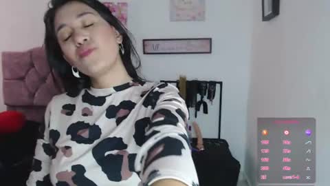 Snapshot of violeta_scott_ chatting on August 4, 4:20 pm violeta_scott_ online show from August 4, 4:20 pm