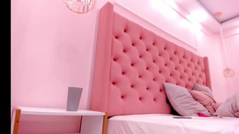 violeta_soracchi_ online show from March 9, 4:44 pm