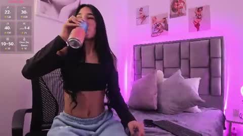 Snapshot of violeta_velvet_ chatting on June 19, 12:53 pm online show from June 19, 12:53 pm