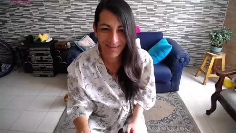 Snapshot of violetagomez_co chatting on May 16, 12:37 pm Violeta Gmez online show from May 16, 12:37 pm
