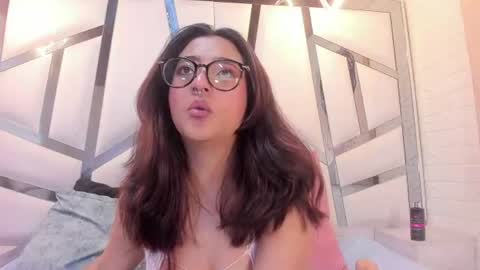 Snapshot of violetanebula_ chatting on August 5, 10:44 pm Violet online show from August 5, 10:44 pm