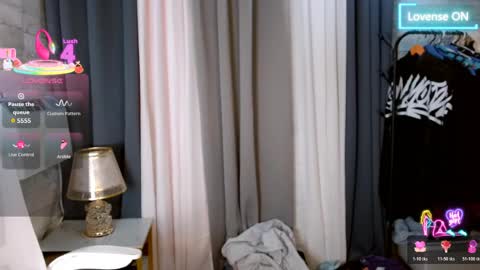 Snapshot of violetasha chatting on May 12, 12:35 pm violet online show from May 12, 12:35 pm