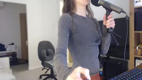 VioletFoxy online show from March 8, 2:04 am