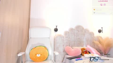 violeth___ online show from January 12, 2:09 pm