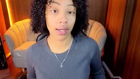 violeth_b online show from January 6, 12:53 pm