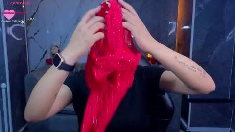 Snapshot of violeth_b chatting on June 5, 1:39 pm violeth_b online show from June 5, 1:39 pm