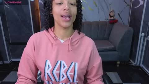 Snapshot of violeth_b chatting on June 23, 12:58 pm violeth_b online show from June 23, 12:58 pm