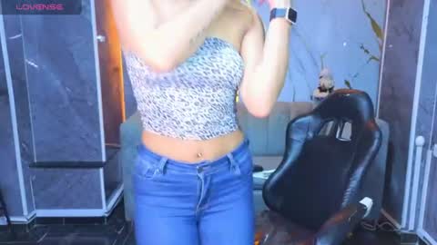 Snapshot of violeth_b chatting on June 24, 12:48 pm violeth_b online show from June 24, 12:48 pm