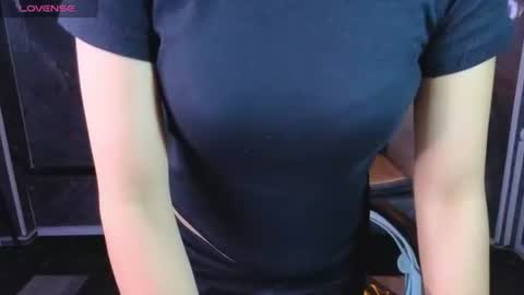 Snapshot of violeth_b chatting on July 16, 2:01 pm violeth_b online show from July 16, 2:01 pm