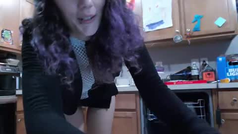 Snapshot of violethooper chatting on January 10, 3:27 pm Violet Hooper online show from January 10, 3:27 pm