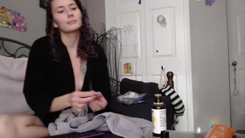 Snapshot of violethooper chatting on January 14, 5:12 pm Violet Hooper online show from January 14, 5:12 pm