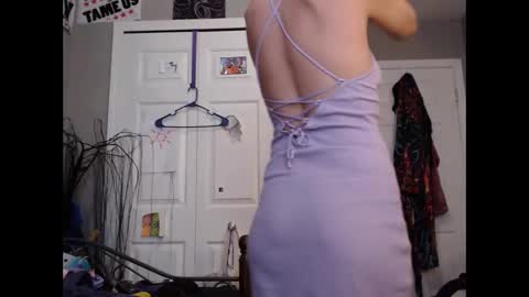 Snapshot of violethooper chatting on February 19, 6:21 pm Violet Hooper online show from February 19, 6:21 pm