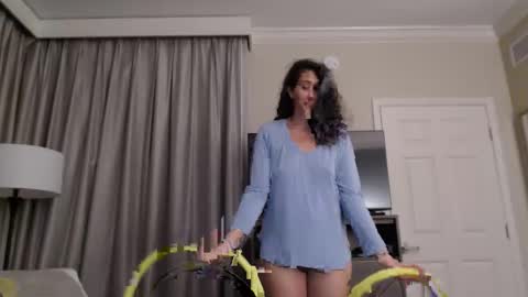 Violet Hooper online show from January 16, 4:49 am