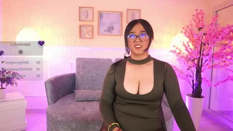 Snapshot of violetjonesx chatting on May 11, 2:45 pm violetjonesx online show from May 11, 2:45 pm
