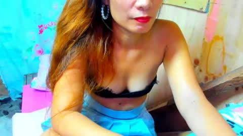 Snapshot of violetlivia chatting on July 30, 7:57 pm Livia help get 100 likes online show from July 30, 7:57 pm