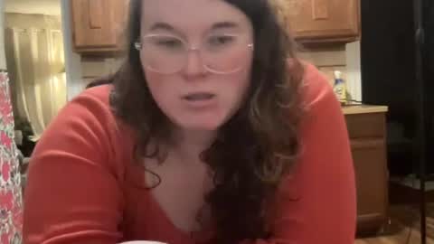 Snapshot of violetlyhappy chatting on November 14, 10:29 pm violetlyhappy online show from November 14, 10:29 pm