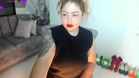Snapshot of violetmontana chatting on June 3, 9:45 am VIOLETA MONTANA online show from June 3, 9:45 am