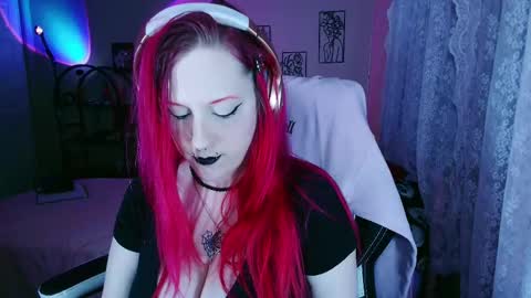 Violet October online show from September 27, 9:36 am