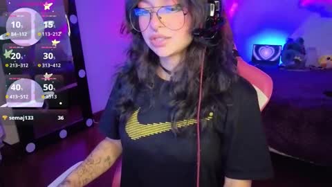   online show from November 8, 8:29 pm